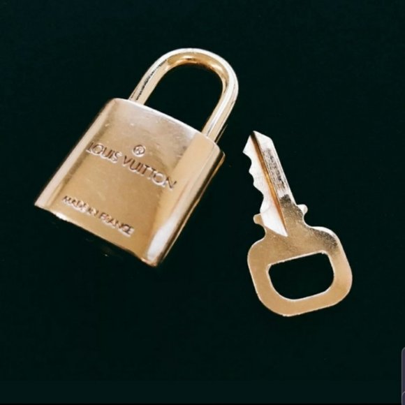 100% Auth Louis Vuitton 1 Lock and 1 Key Excellent - Picture 3 of 4